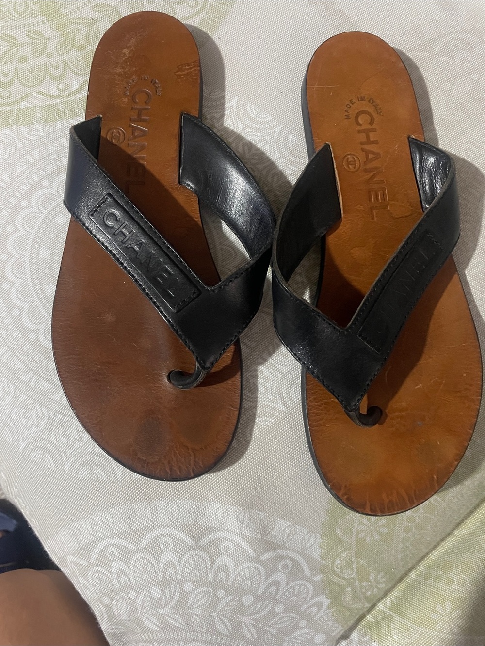 CHANEL Black Leather V-strap Sandals with Brown Footbed